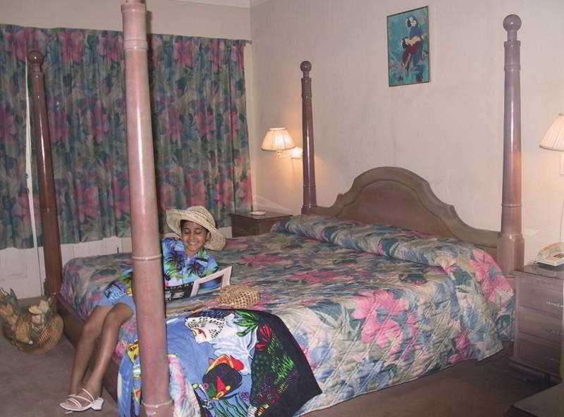 Village Hotel Ocho Rios Oda fotoğraf